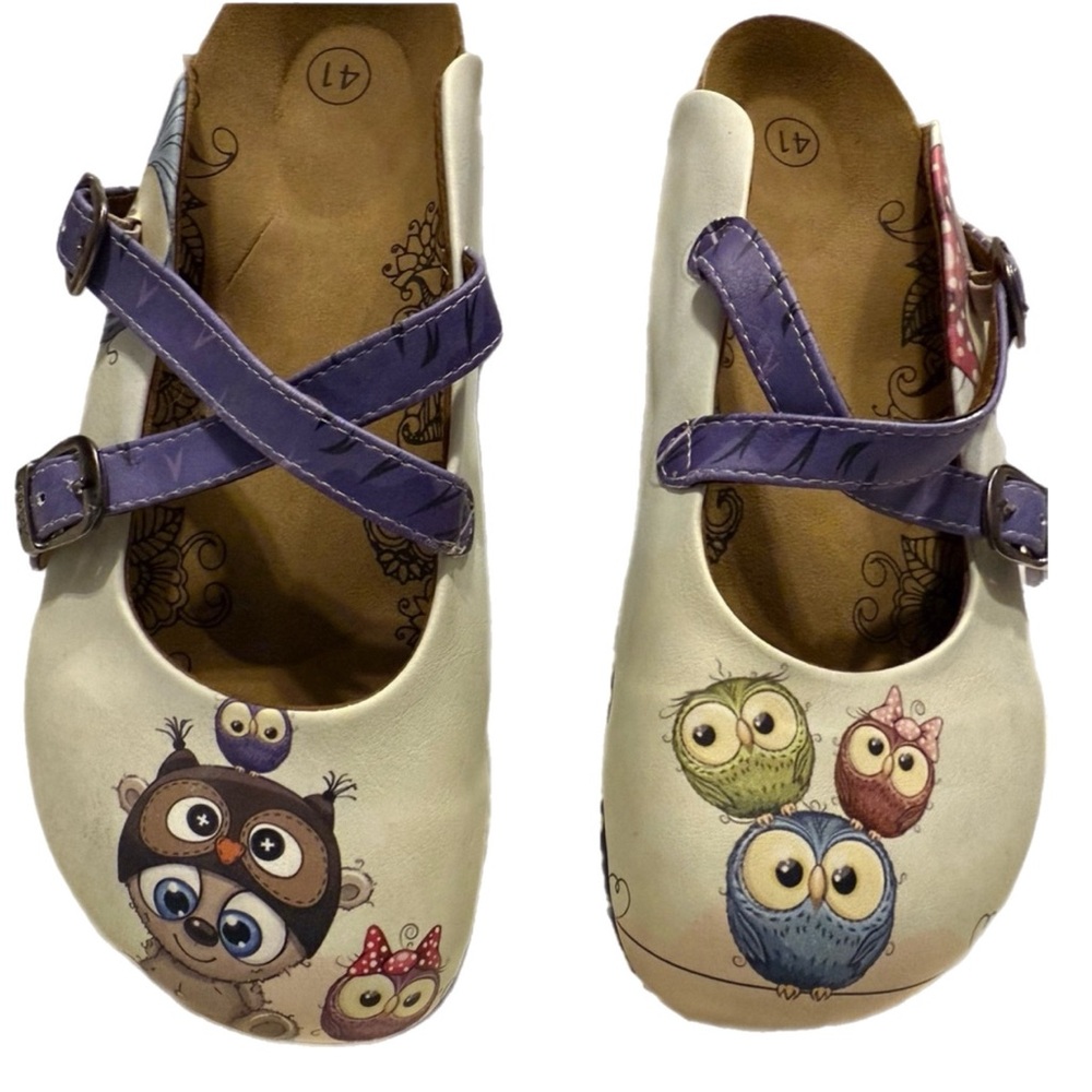 Goby Women’s Owl Print Clogs
